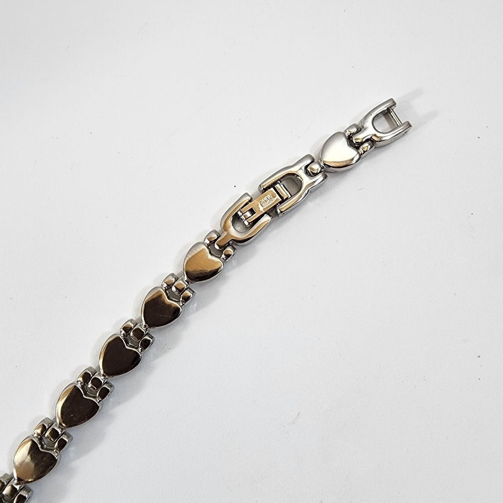 Beautiful hearty two toned heart bracelet - Picture 3 of 4